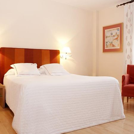 Apartamentos Sabinas Zaragoza Centro Quarto foto